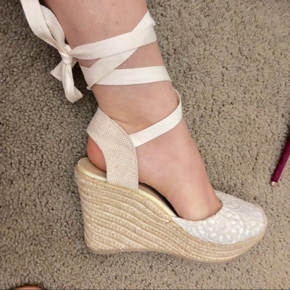 Size 9 wild diva wedges